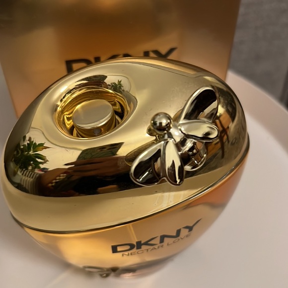 COPY - DKNY nectar love perfume - Picture 2 of 3